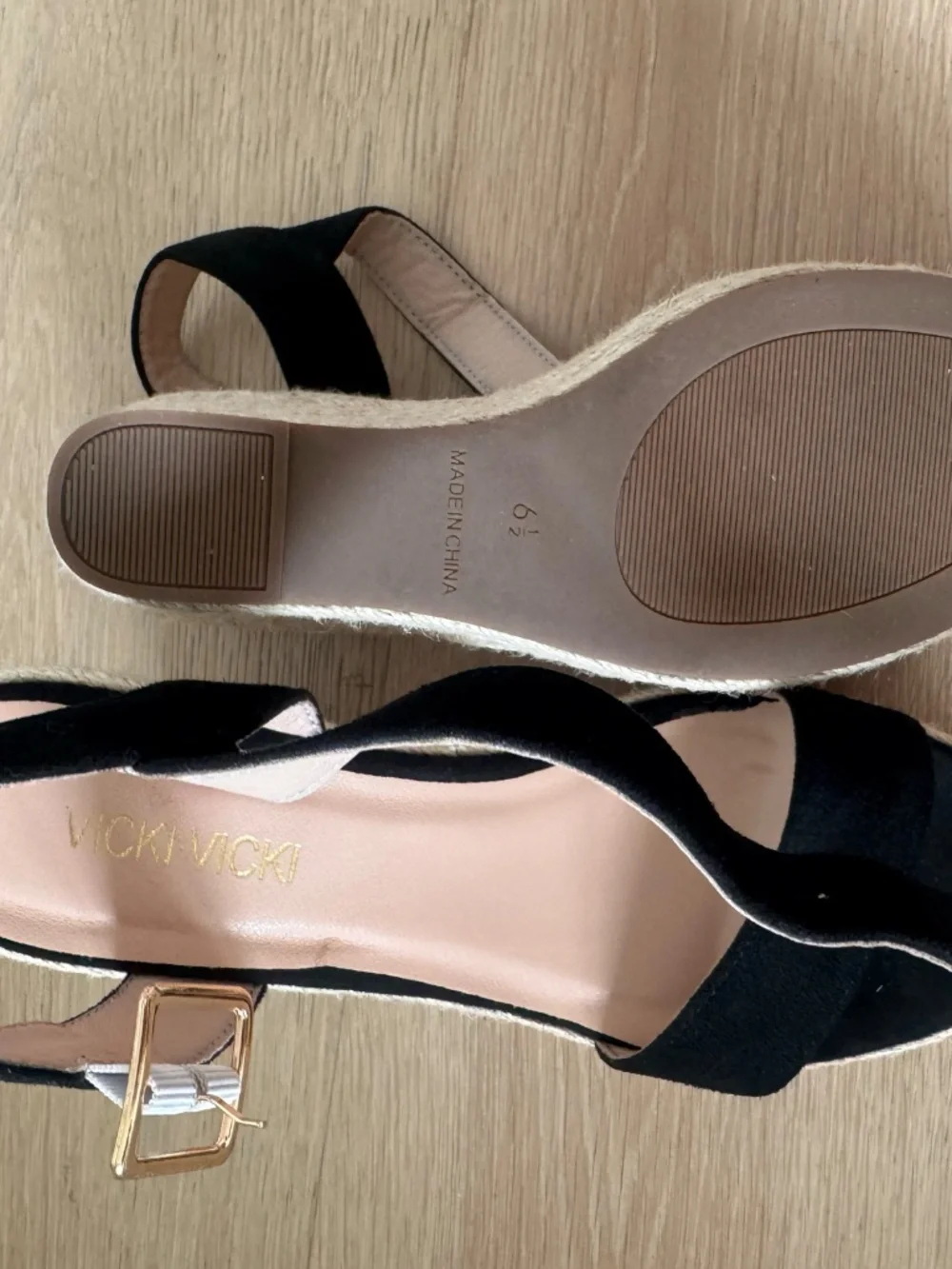 Vicki Vicki Black Velvet Strap Espadrille Wedge Sandals Platform Size 6.5
